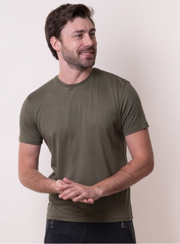 Мужская оливковая футболка