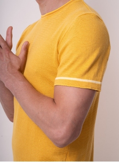 Чоловіча жовта в&#039;язана бавовняна футболка