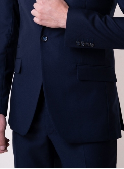 Мужской темно-синий костюм с двумя шлицами