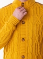 Sweater button in yellow with lining on shoulders