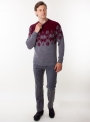 Men's wine color sweater in volumous knit.