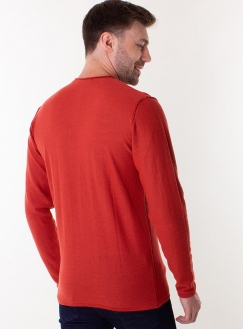 Men&#039;s rusty jumper in a fine knit