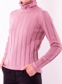 Женский свитер гольф пудрового цвета тонкой вязки