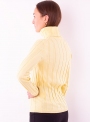 Женский свитер гольф желтого цвета тонкой вязки