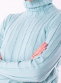 Женский свитер гольф цвета тиффани тонкой вязки
