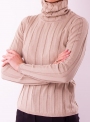 Женский свитер гольф бежевого цвета тонкой вязки