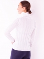 Женский свитер гольф белого цвета тонкой вязки