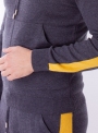 Мужской серый костюм с желтыми лампасами