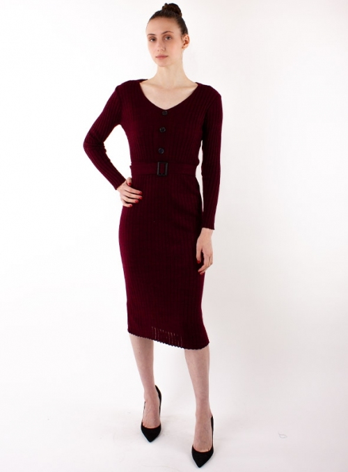 Женское вязаное платье бордового цвета