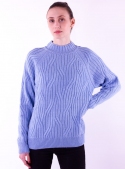 Женский свитер голубого цвета в узор