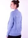 Женский свитер голубого цвета в узор