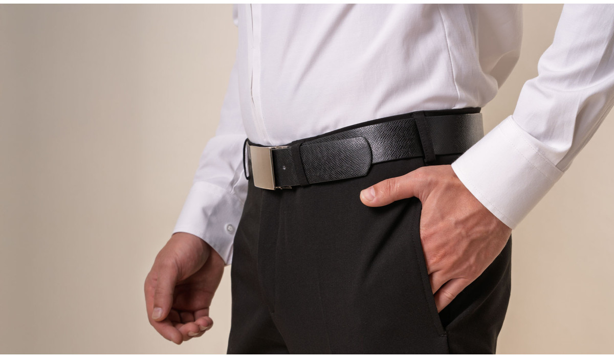 How should a man choose the right shirt?